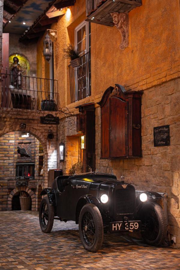 شتشيتسين Paul'S Fantasia Boutique Suites المظهر الخارجي الصورة