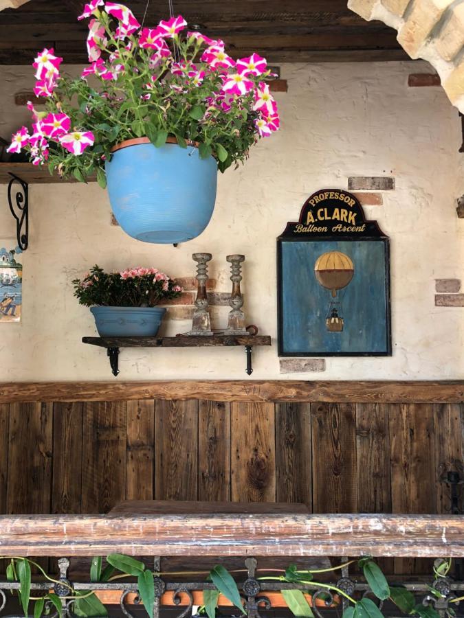شتشيتسين Paul'S Fantasia Boutique Suites المظهر الخارجي الصورة