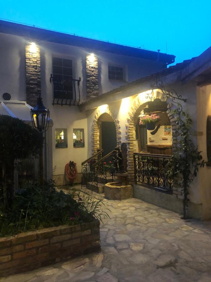 شتشيتسين Paul'S Fantasia Boutique Suites المظهر الخارجي الصورة