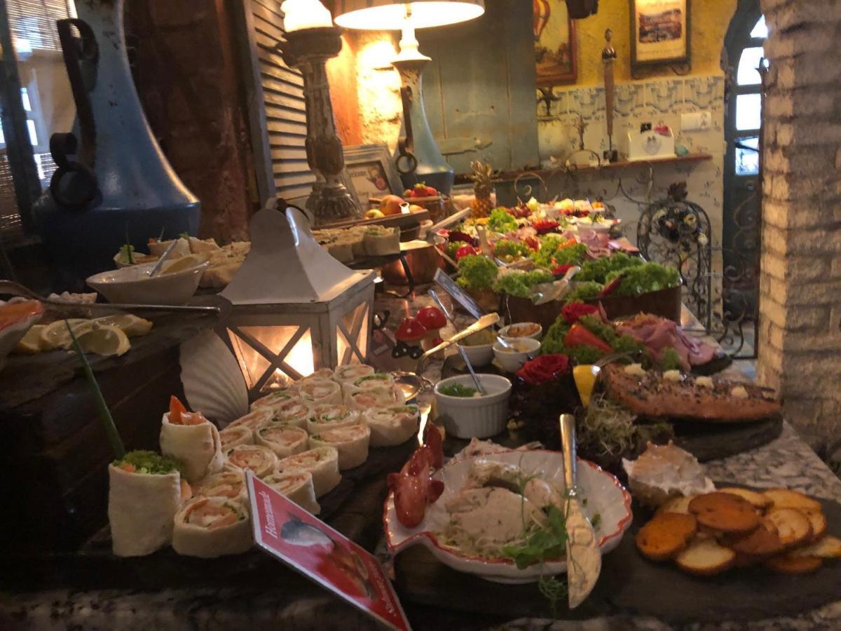 شتشيتسين Paul'S Fantasia Boutique Suites المظهر الخارجي الصورة