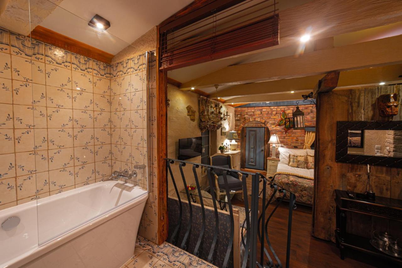 شتشيتسين Paul'S Fantasia Boutique Suites المظهر الخارجي الصورة