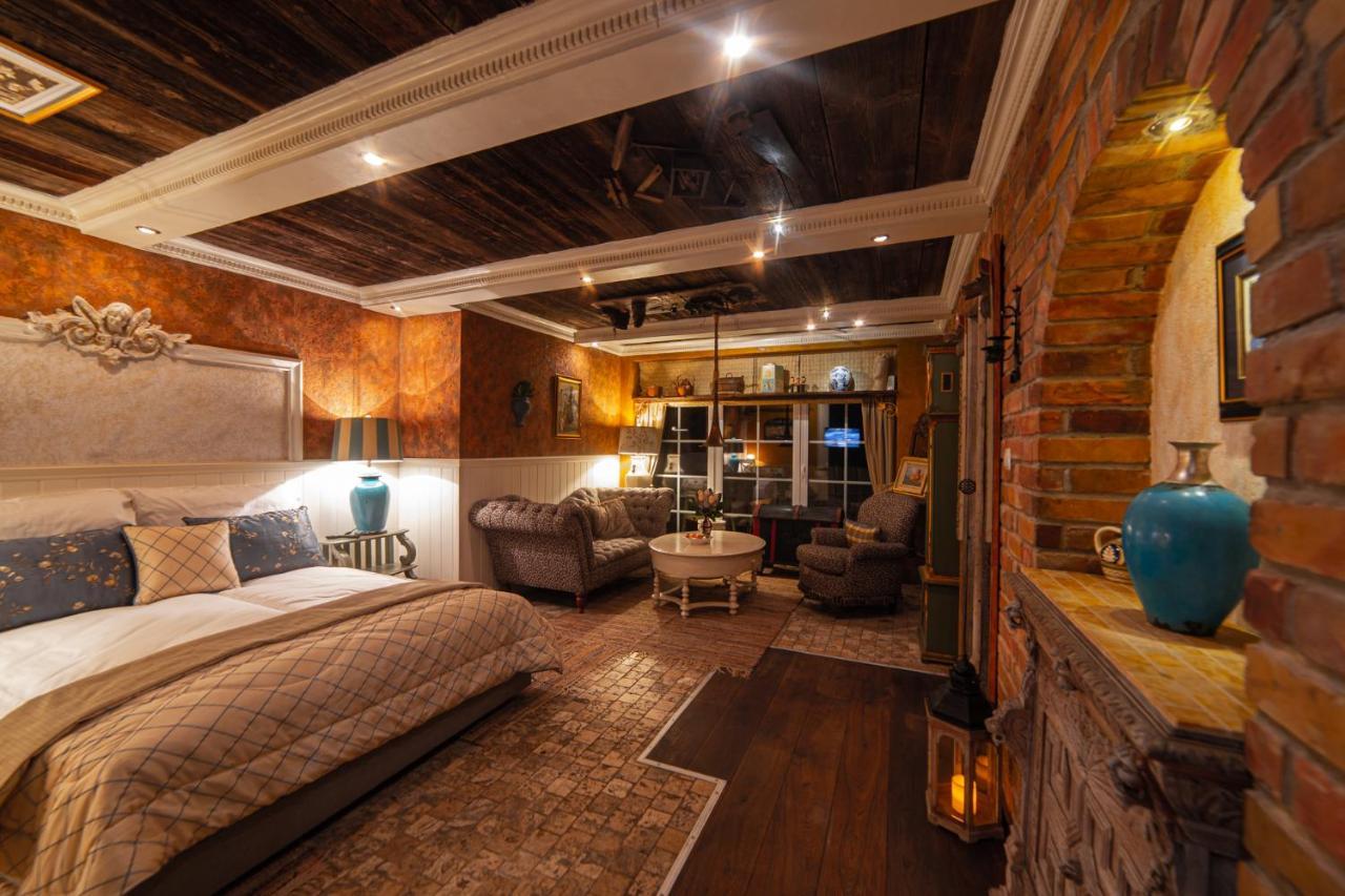 شتشيتسين Paul'S Fantasia Boutique Suites المظهر الخارجي الصورة